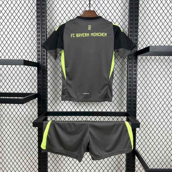 Bayern Munich | Black Goalkeeper Kids 25/26 - Image 2