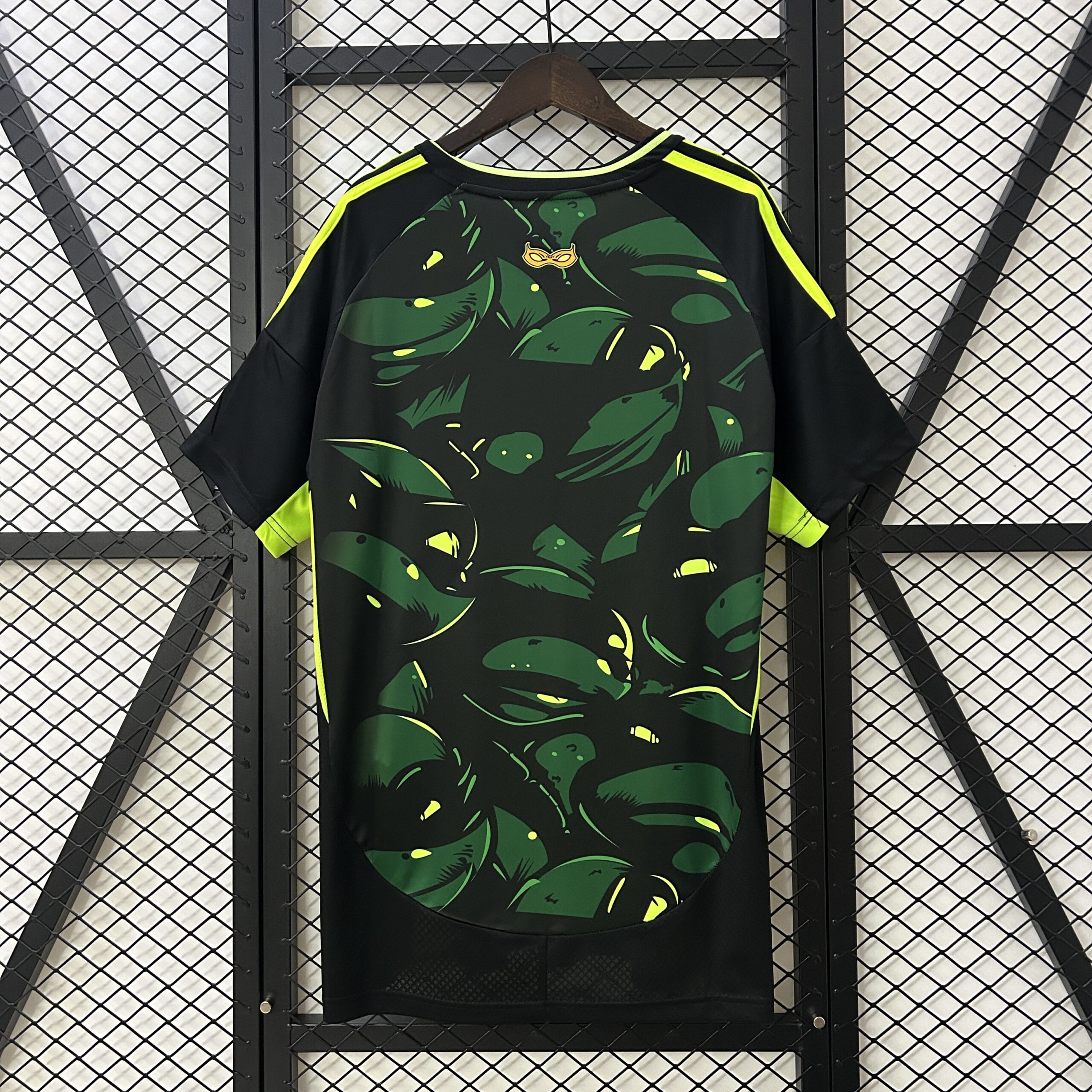 Real Madrid | Green and Black Special Edition 24/25 - Image 4