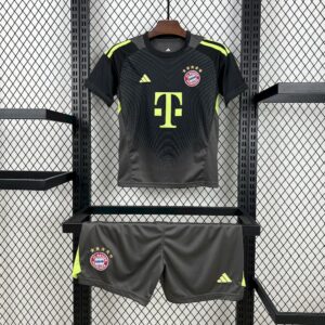 Bayern Munich | Black Goalkeeper Kids 25/26