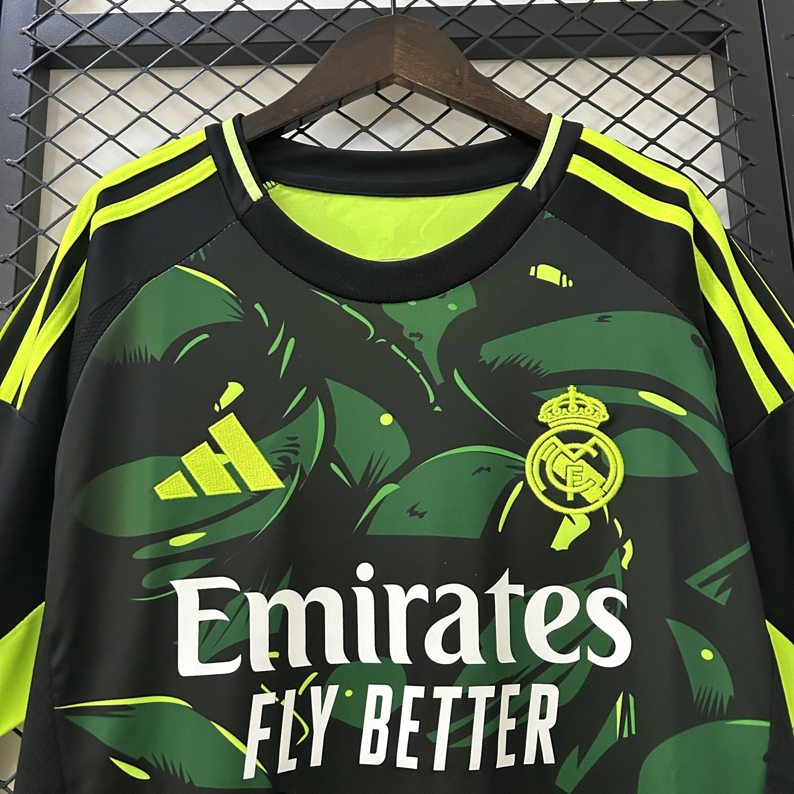 Real Madrid | Green and Black Special Edition 24/25 - Image 3