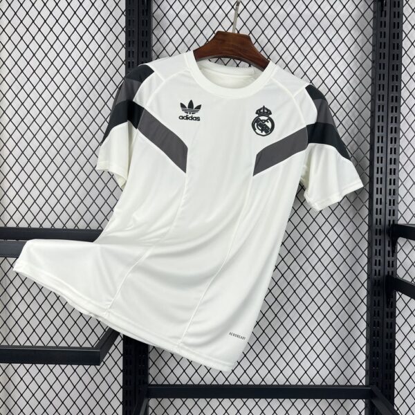Real Madrid | Special Edition White 24/25